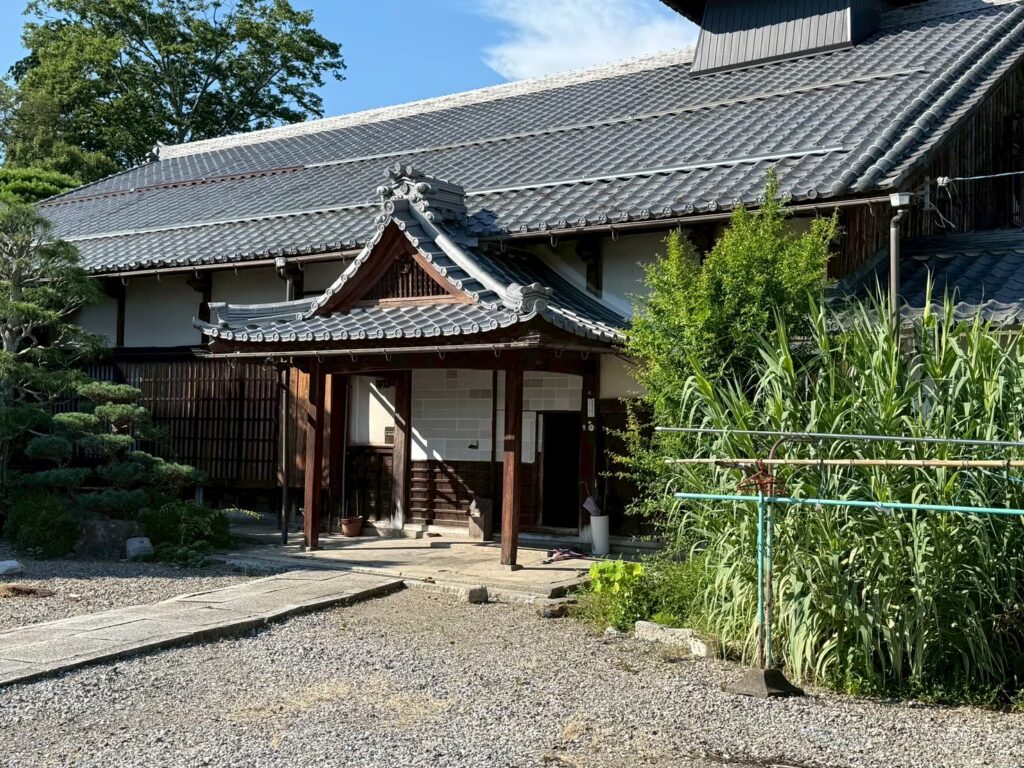 唯念寺　書院玄関屋、屋根工事